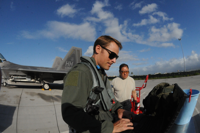 Illustration for article titled F-22s From Hawaii Take Part In Experimental "Rapid Raptor" Exercise